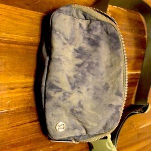 Aquila Green Twill Multi Lululemon belt bag